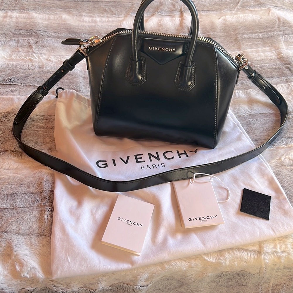 Authentic Givenchy smooth box leather mini Antigona w/dust bag & original tags.